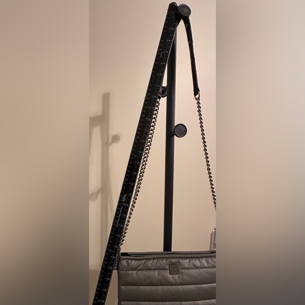 THINK ROYLN women’s quilted crossbody bag pewter detail chain and leather strap - Picture 11 of 13